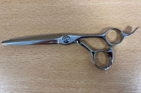 -  Ciseau de coiffure d7 Ergonomique t.6